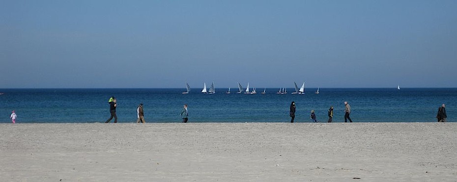 Beim Rostock Urlaub sollten Sie auch einen Blick auf den Strand in Warnemünde werfen.